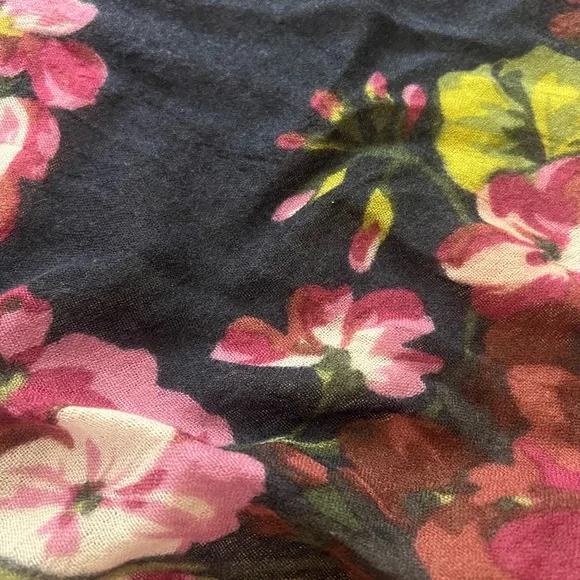 Very large cashmere shawl great condition - Picture 4 of 5